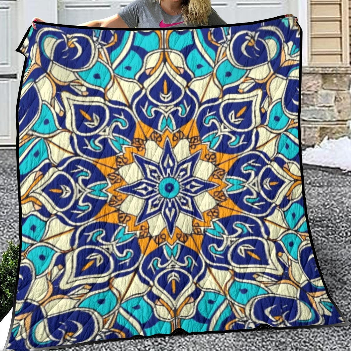 Blue Flower Lightweight Quilt with Centered Star - Lightweight & Breathable Quilt With Edge-wrapping