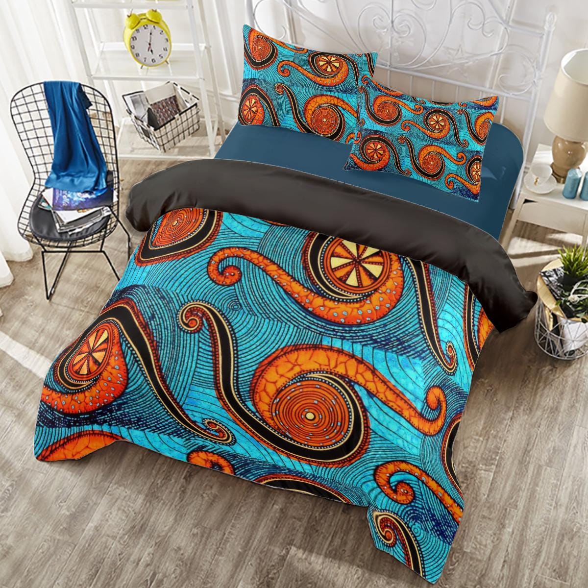 Ocean-Inspired Duvet Set with Vibrant Sea Snail Design